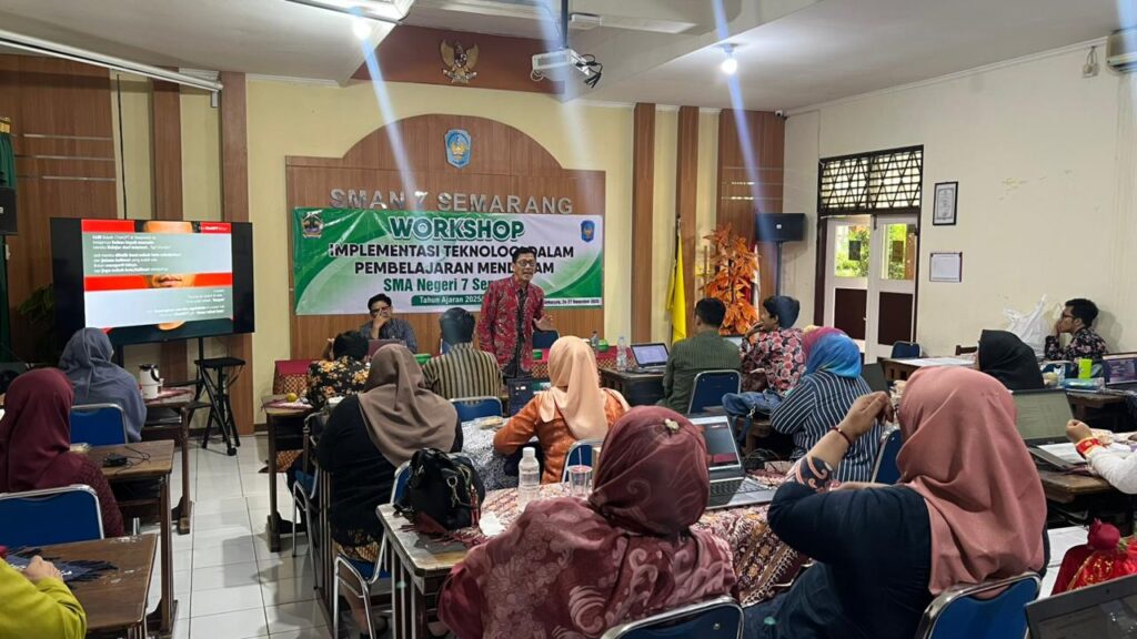 Workshop Implementasi Teknologi dalam Pembelajaran Mendalam SMA Negeri 7 Semarang